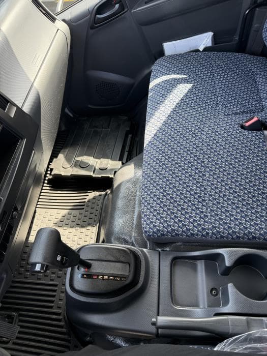 2025 Isuzu NRR — photo 20