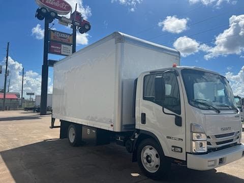 2025 Isuzu NPR — photo 5