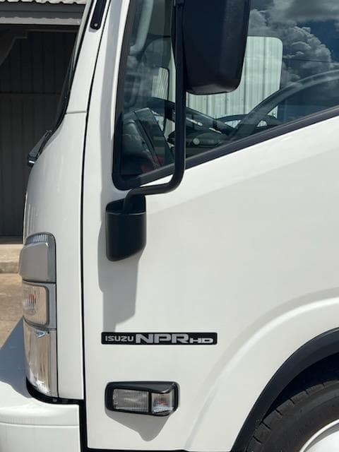 2025 Isuzu NPR — photo 6