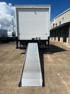 2025 Isuzu NPR — photo 18