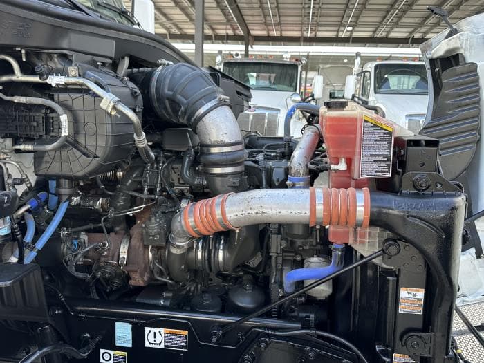 2021 Peterbilt 579 — photo 10