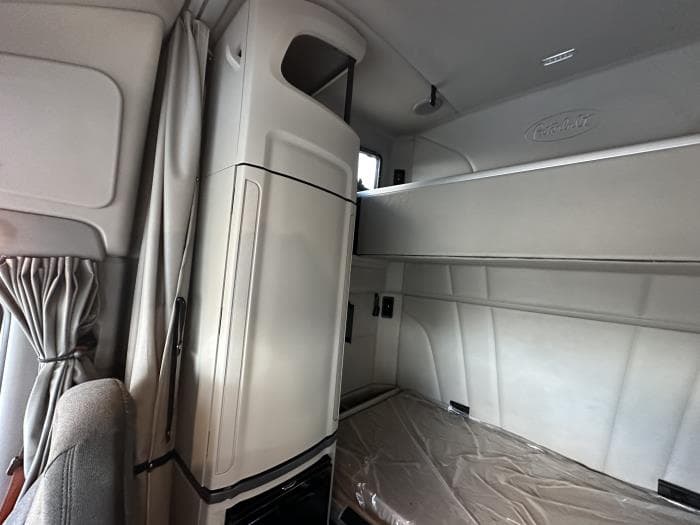 2021 Peterbilt 579 — photo 14