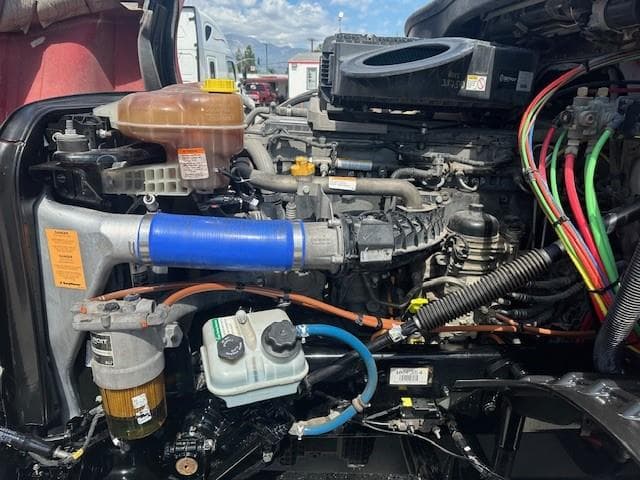 2021 Freightliner Cascadia — photo 14