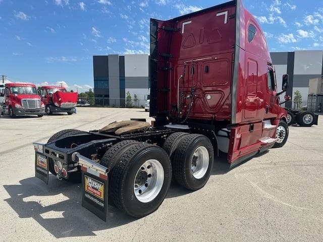 2021 Freightliner Cascadia — photo 16