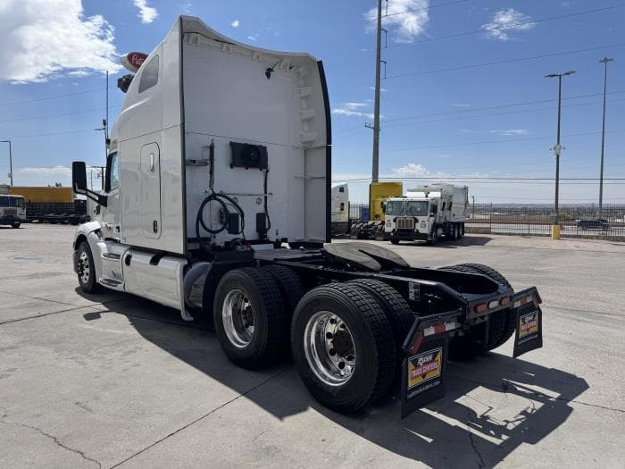 2022 Peterbilt 579 — photo 8
