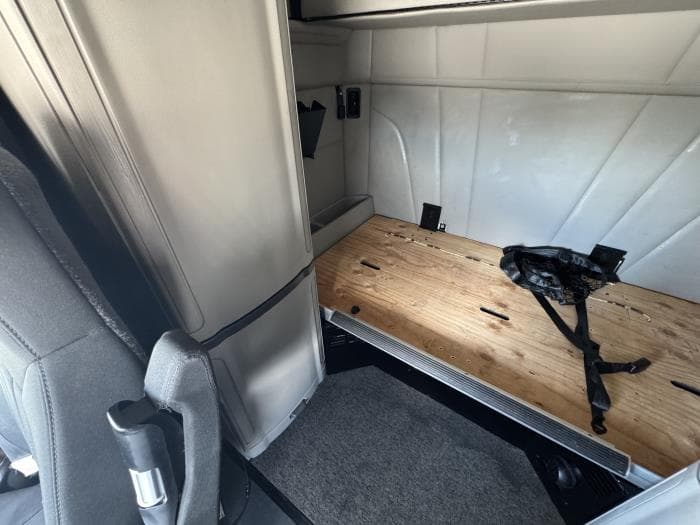 2022 Peterbilt 579 — photo 29