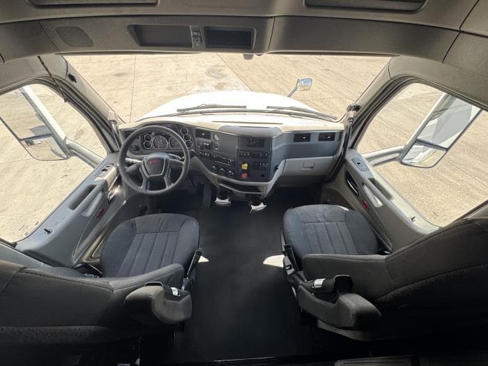 2022 Peterbilt 579 — photo 31
