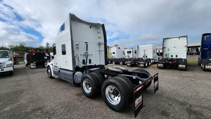 2021 Peterbilt 579 — photo 4