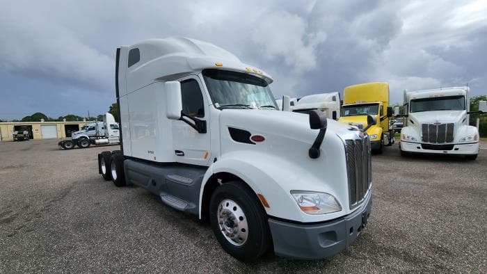 2021 Peterbilt 579 — photo 8