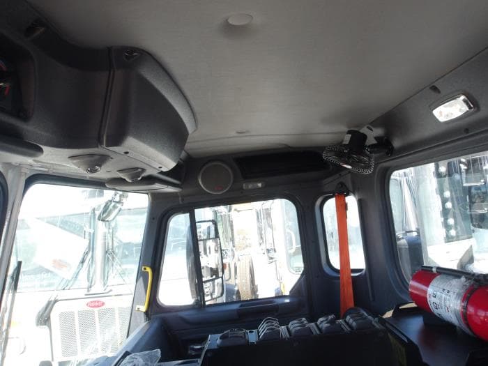 2025 Peterbilt 520 — photo 7