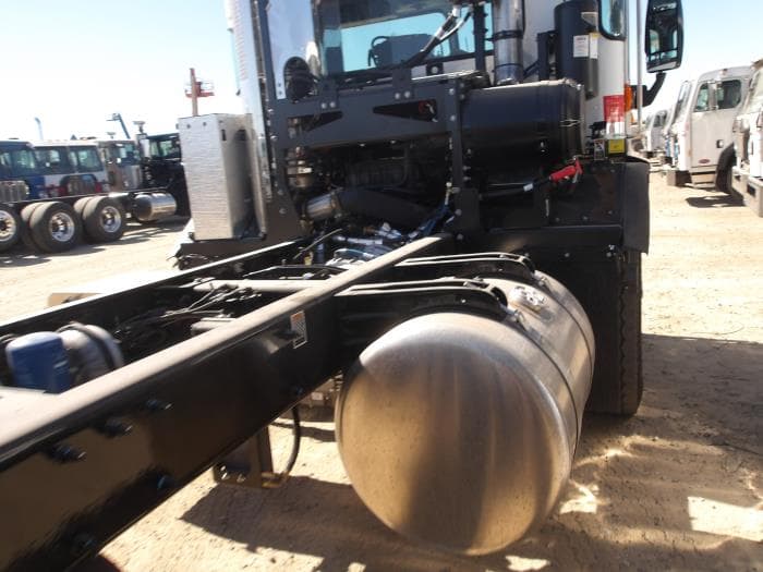 2025 Peterbilt 520 — photo 12