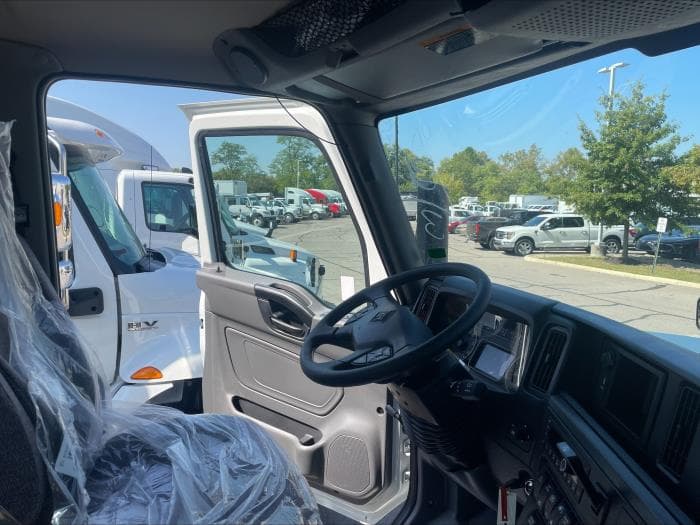 2026 International LT — photo 15