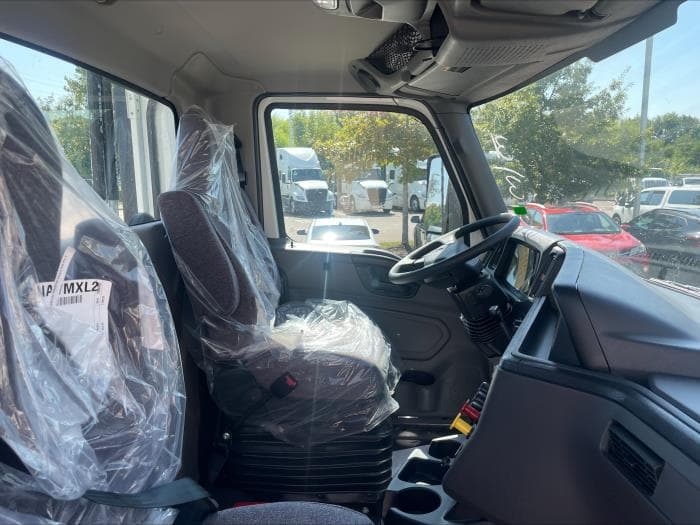 2026 International LT — photo 13