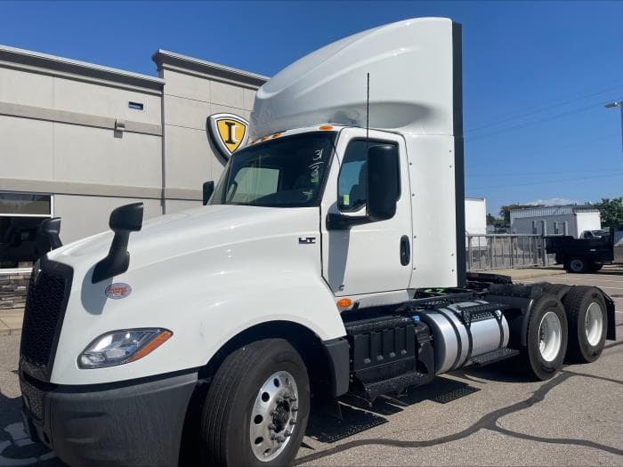 2026 International LT — photo 3