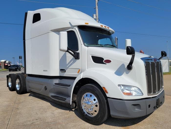 2021 Peterbilt 579 — photo 8