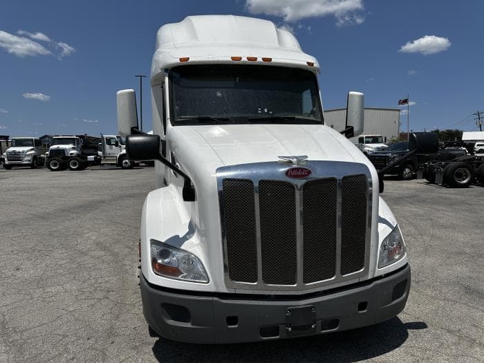 2021 Peterbilt 579 — photo 3