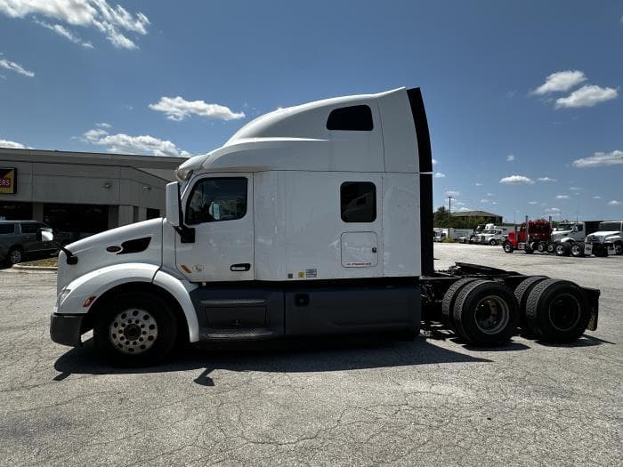 2021 Peterbilt 579 — photo 5