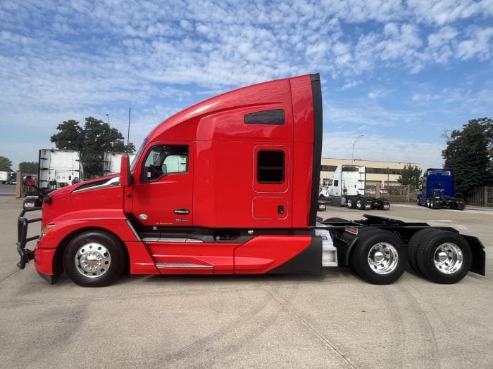 2024 Kenworth T680 — photo 3