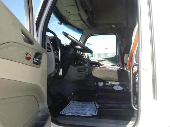 2021 Peterbilt 579 — photo 11