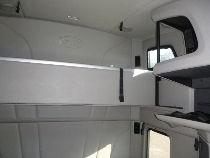 2021 Peterbilt 579 — photo 14