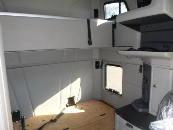 2021 Peterbilt 579 — photo 19