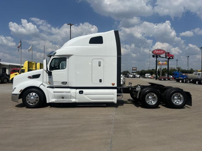 2020 Peterbilt 579 — photo 3