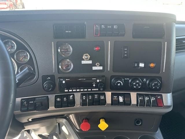 2019 Kenworth T880 — photo 7