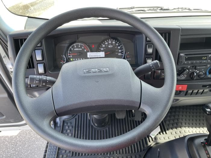 2025 Isuzu NPR — photo 9