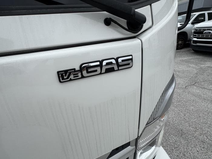 2025 Isuzu NPR — photo 11