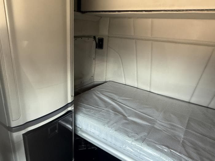 2022 Peterbilt 579 — photo 8