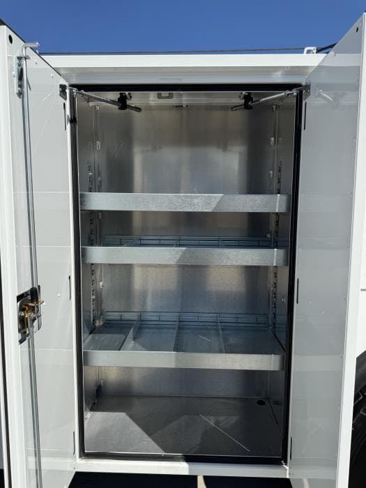 2025 Hino L7 — photo 6