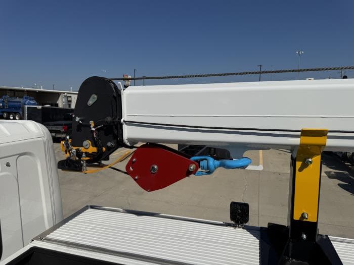 2025 Hino L7 — photo 17