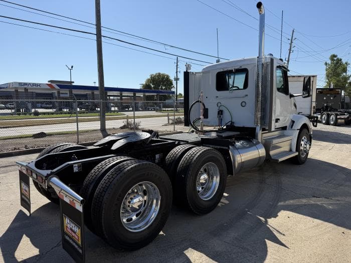 2026 Peterbilt 579 — photo 6