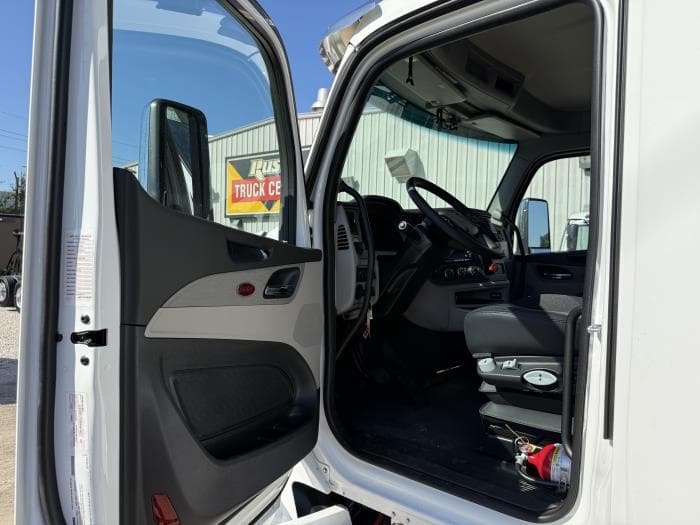 2026 Peterbilt 579 — photo 14