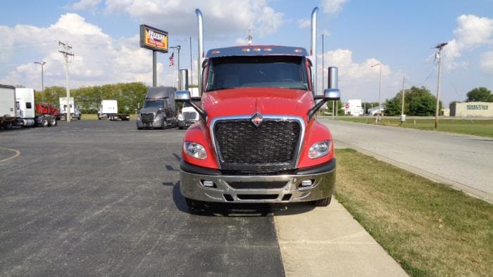 2026 International LT — photo 3