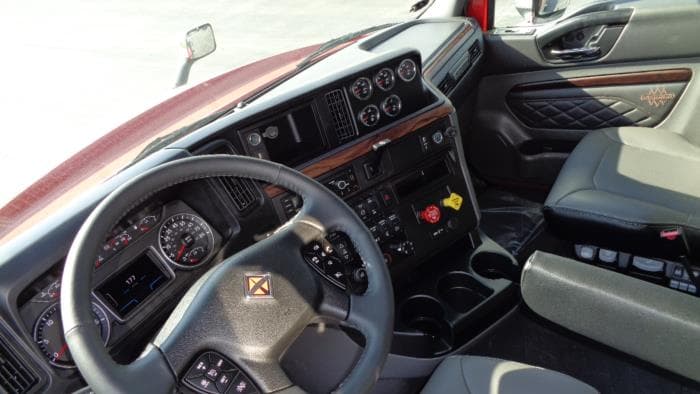 2026 International LT — photo 15