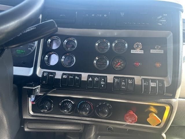 2019 Kenworth T800 — photo 13