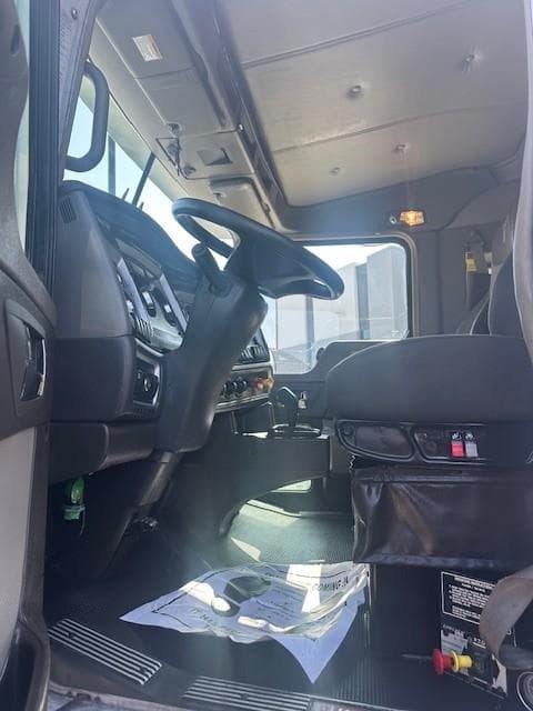 2019 Kenworth T800 — photo 6