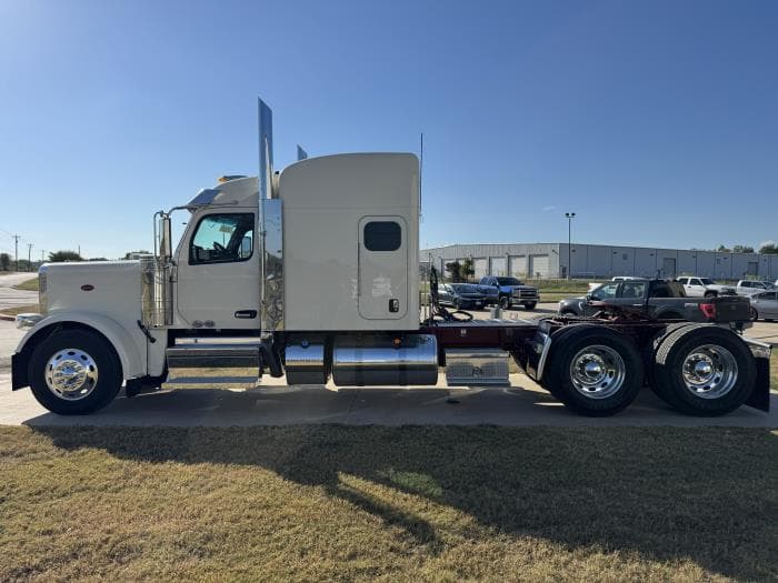 2026 Peterbilt 589 — photo 9