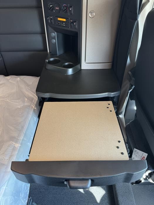 2026 Peterbilt 589 — photo 21