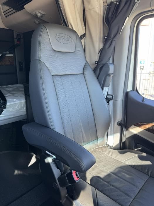 2026 Peterbilt 589 — photo 26