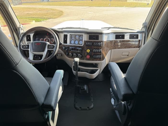 2026 Peterbilt 589 — photo 27
