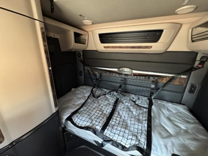 2026 Peterbilt 589 — photo 29