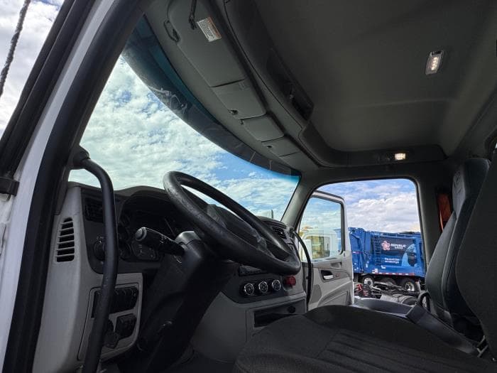 2021 Peterbilt 579 — photo 13