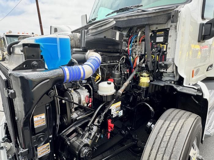 2021 Peterbilt 579 — photo 10