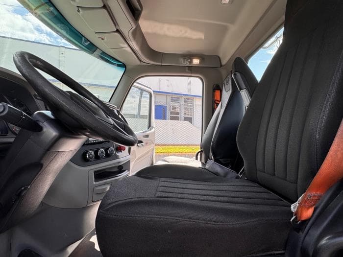 2021 Peterbilt 579 — photo 12