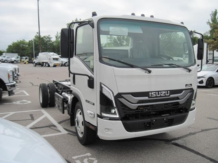 2025 Isuzu NRR — photo 5