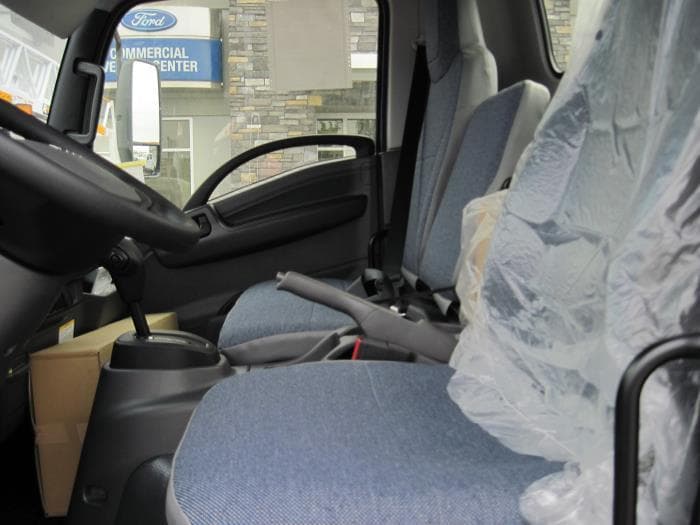 2025 Isuzu NRR — photo 7