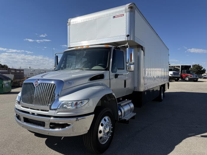 2018 International 4300 — photo 2