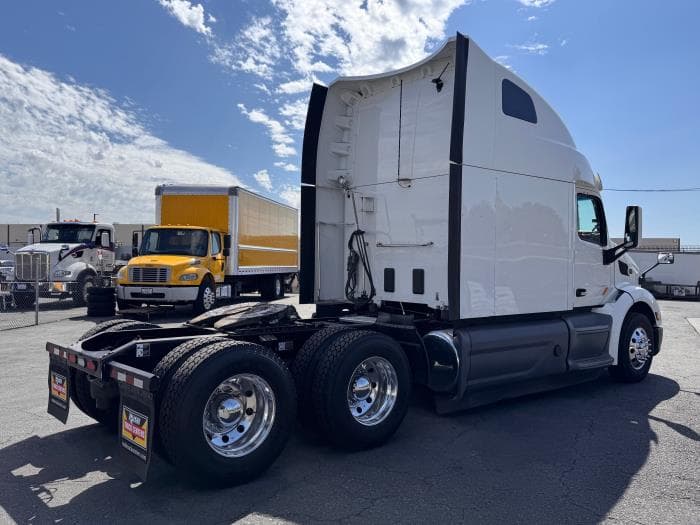 2021 Peterbilt 579 — photo 6